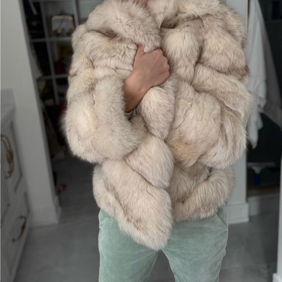 Luxurious Cream Fur Jacket - Picture 13 of 15